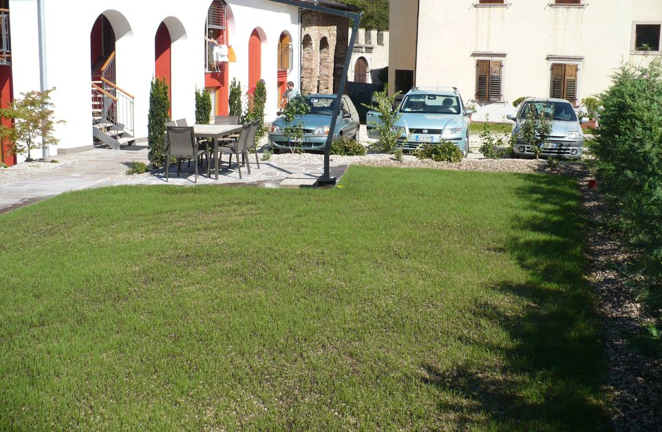 realizzazione e cura dei giardini trento e rovereto (3).jpg