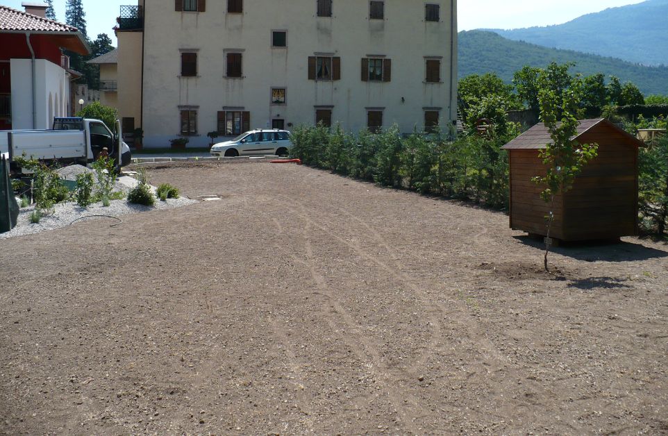realizzazione e cura dei giardini trento e rovereto (4).jpg