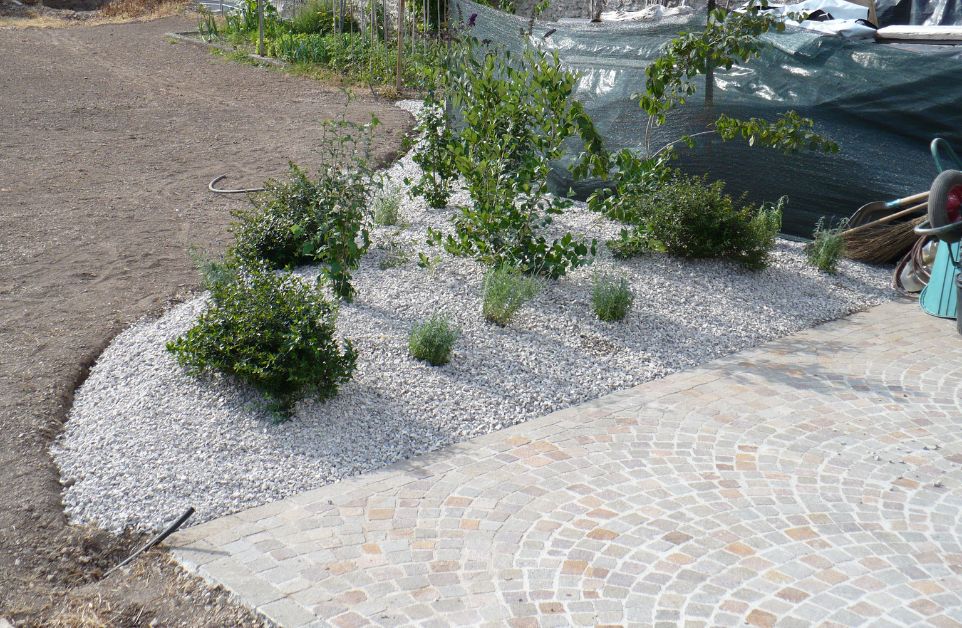 realizzazione e cura dei giardini trento e rovereto (6).jpg
